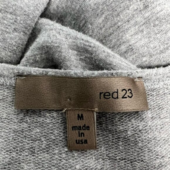 Red23 Womens Top Solid Gray Cold Shoulder Scoop Neck Knit Pullover Medium - Picture 9 of 9